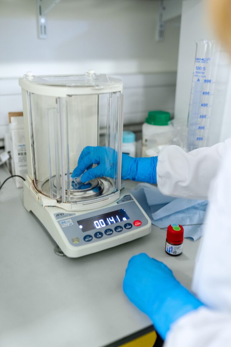 Incerteza de medição em laboratório utilizando balança analítica conforme ISO/IEC 17025